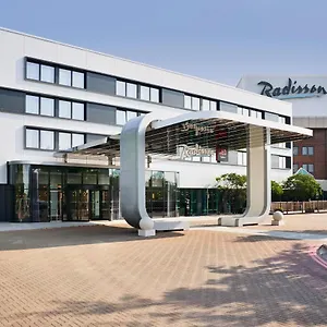 https://park-inn-heathrow.brighton-hotels-england.com