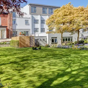 Apart Otel Western Pinewood Manchester Airport-wilmslow ****