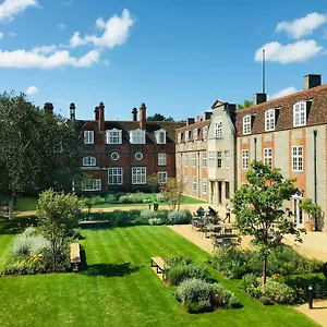 Newnham College - University Of Apartment